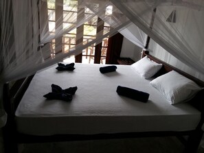 高档床上用品、特色装修、特色家居、办公桌