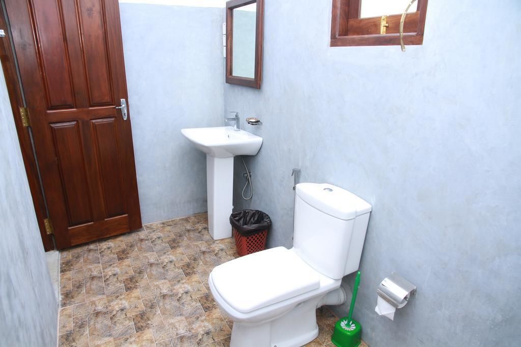 Shower, free toiletries, hair dryer, bathrobes