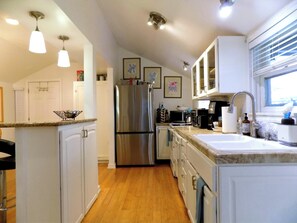 Fridge, microwave, oven, stovetop - Sparkling Clean, Open Floor Plan, Fireplace, Lanai, 1.25 Acres & 1.6 mi.> Square (Prescott)