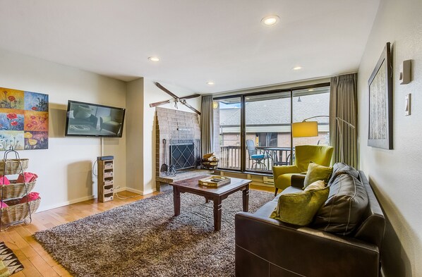 TV, fireplace - 3 Bedroom Condo in Old Town- Steps from the Lifts! (Park City)