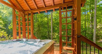 ♨️Hot Tub🔥Fire Pit🛏️King🍔Grill🌲Deck🎦ROKU📧WiFi🐟Pond🍷Wineries🏞️Waterfall
