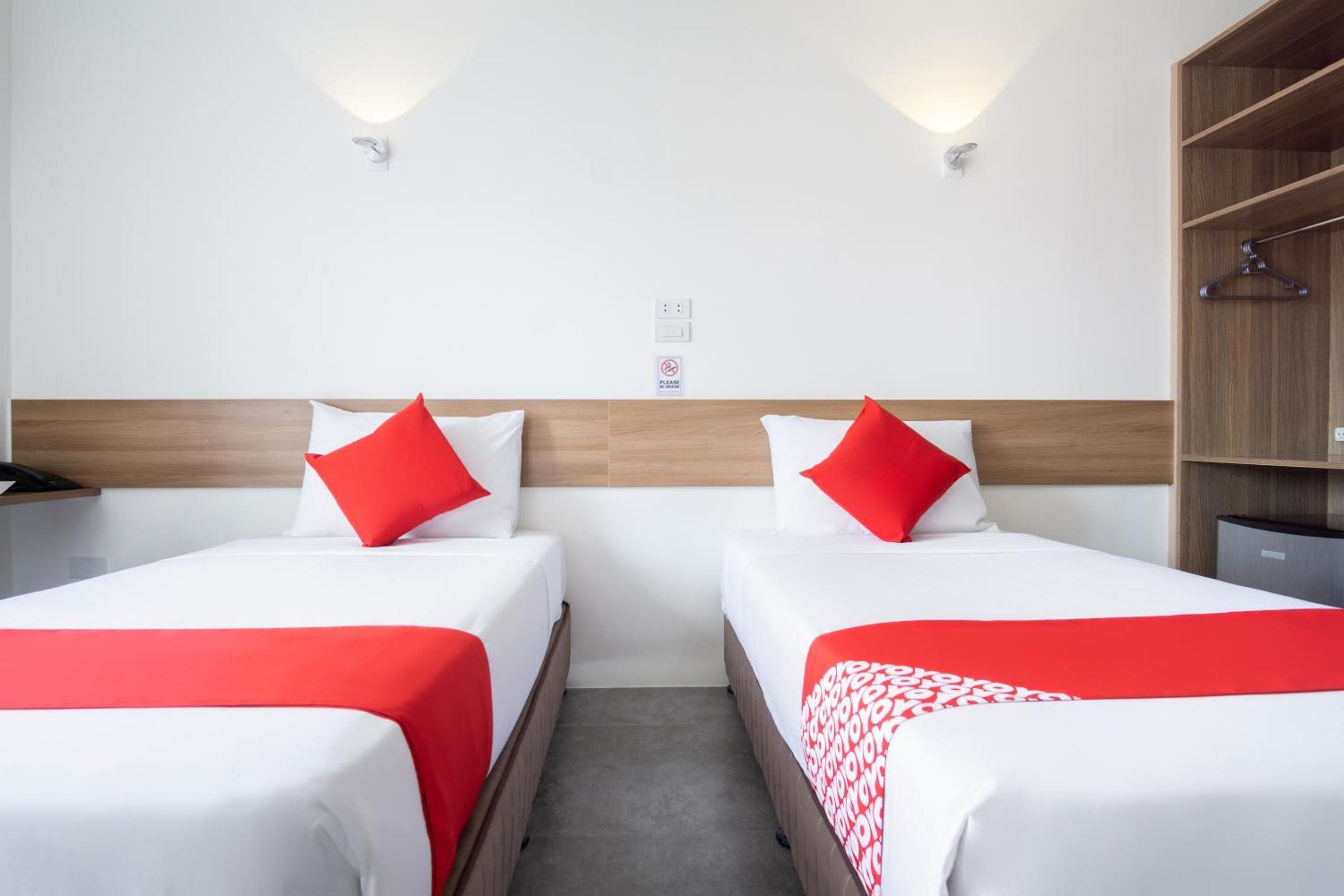 premium bedding, in-room safe, desk, free wifi