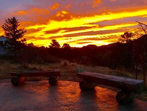 Property grounds - Elkhorn Cottage: Charming Home and Amazing Views (Estes Park)