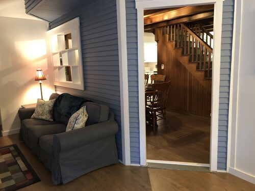 Centrally located Mt Gretna cottage with 3 bedrooms and 2 full baths