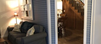 Centrally located Mt Gretna cottage with 3 bedrooms and 2 full baths