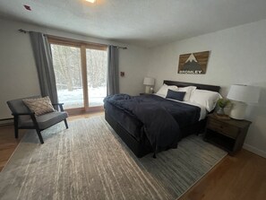 3 bedrooms, iron/ironing board, travel cot, WiFi - Family-friendly townhouse (Peru)