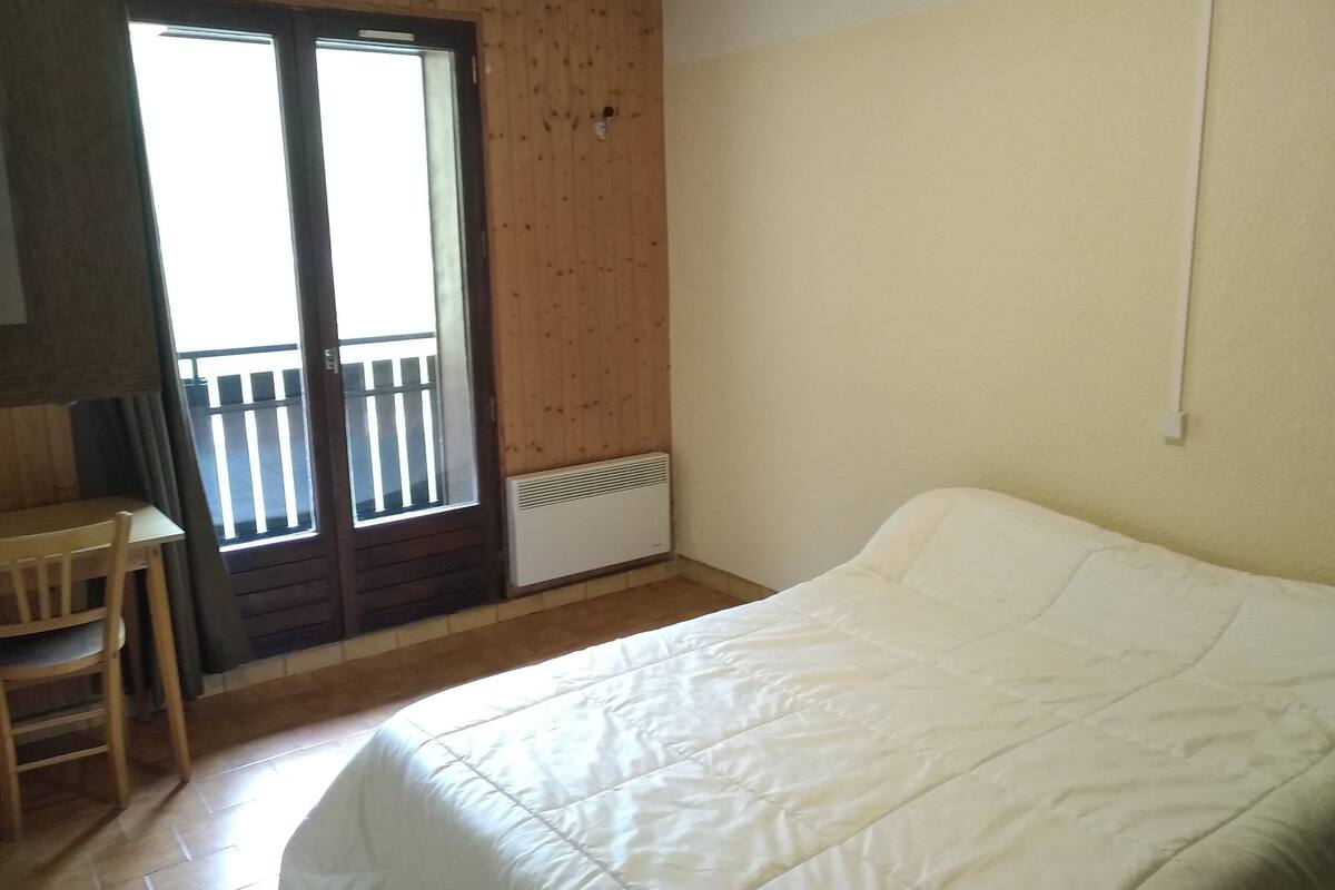 Double Room, Non Smoking | Individually decorated, individually furnished