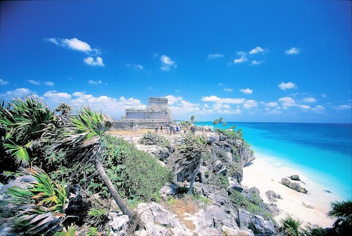 10 STEPS OFF THE BEACH!  "PERFECT!" IS A COMMON REVIEW OF OUR GORGEOUS 3BR/3.5BA