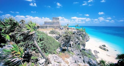 10 STEPS OFF THE BEACH! "PERFECT!" IS A COMMON REVIEW OF OUR GORGEOUS 3BR/3.5BA