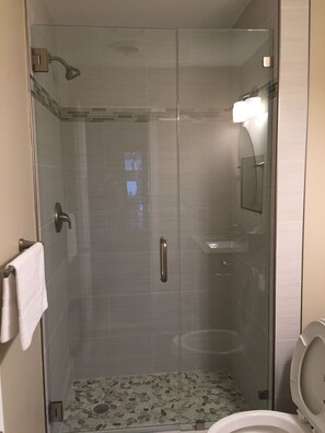 Combined shower/tub, towels, soap, toilet paper - 3 Bedroom, 3 Bath Oceanside Beach Villa (Hilton Head Island)