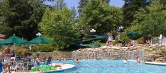 Margaritaville Resort~ Close to the Pool~ Large Home-Amazing Water Views-Recently Redecorated