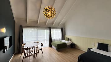 Deluxe Apartment | Living area