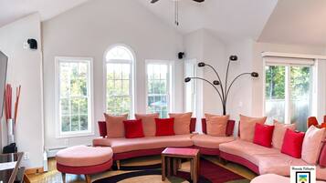 TV connectée, cheminée, médiathÚque, vidéothÚque