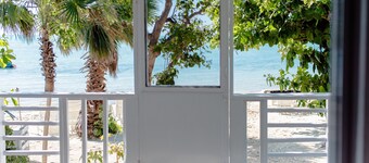 Barefoot Luxury – Silver Palms Cottage # 1, Beachfront with Pool on Long Bay