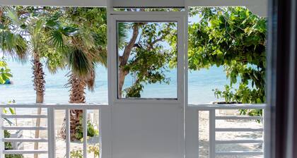 Barefoot Luxury – Silver Palms Cottage # 1, Beachfront with Pool on Long Bay