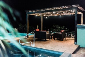 Outdoor pool - Barefoot Luxury – Silver Palms Cottage # 1, Beachfront with Pool on Long Bay (providenciales)
