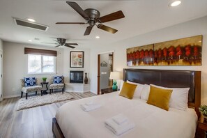 4 bedrooms, iron/ironing board, Internet, bed sheets