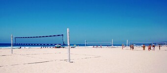 Geweldige waarde, vrijstaand huis, stappen naar het strand!