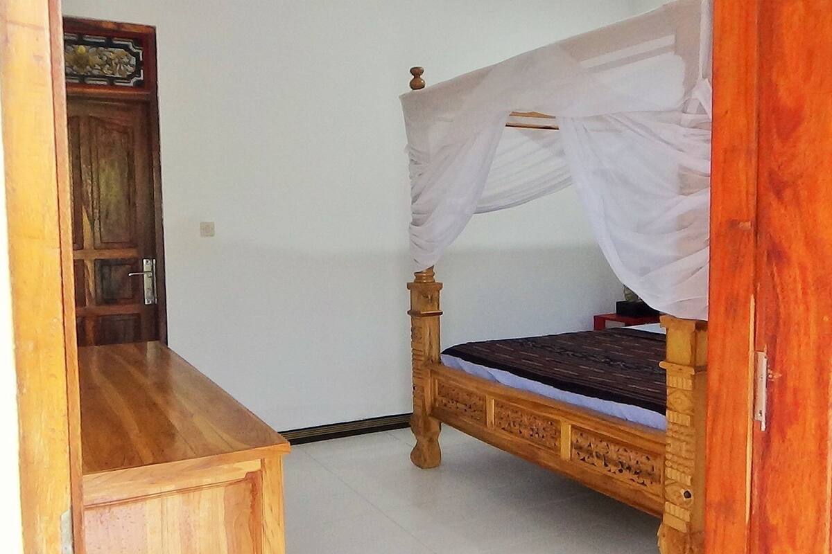 Quarto casal | Cofres nos quartos, individualmente decorados