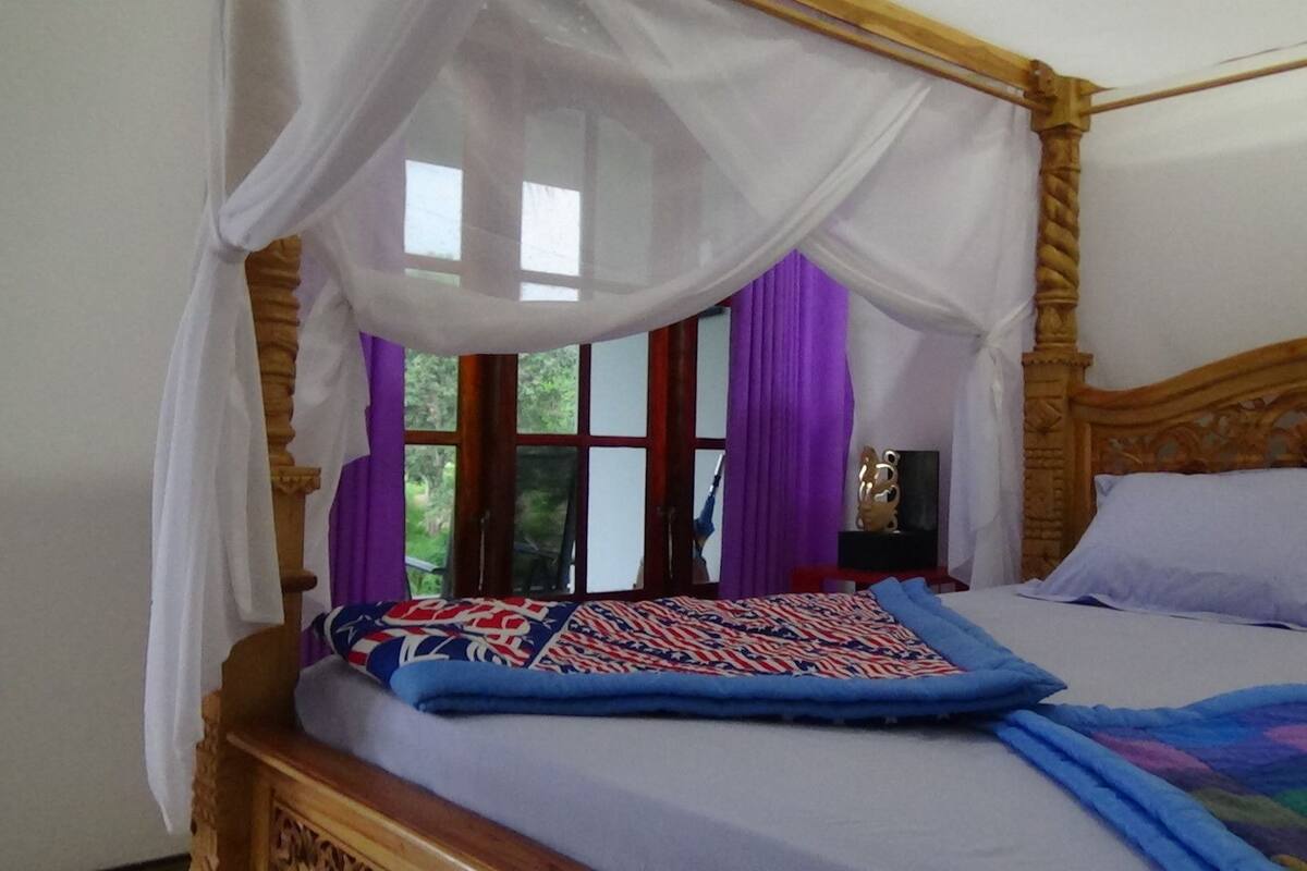 Quarto família | Cofres nos quartos, individualmente decorados