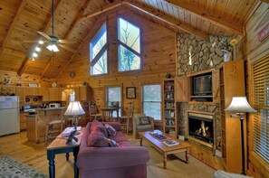 TV - Dancing Bears | Hot Tub | Grill (Morganton)