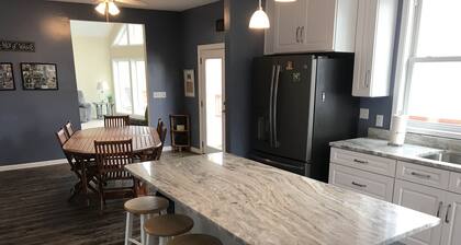 Blue Heron Lodge Lake Gaston, Sleeps 20, Private Dock & Sundeck, Family-Friendly