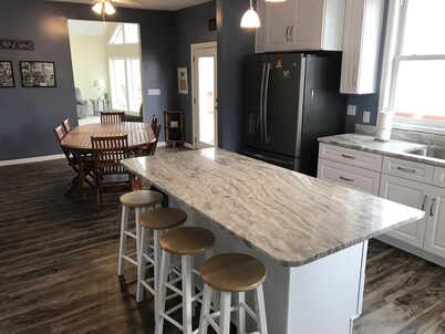 Blue Heron Lodge Lake Gaston, Sleeps 20, Private Dock & Sundeck, Family-Friendly