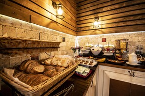 Free daily buffet breakfast - Pruva Otel (Istanbul)