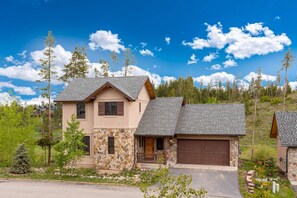 Exterior - Bear Pause | Pet Friendly | Private Hot Tub | Mountain Cabin (Fraser)
