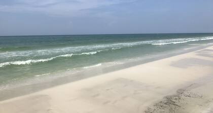 30A Getaway! Tilava 4 Bed / 3 Bath Condo kanssa allas / Fitness! Kävele rannalle!