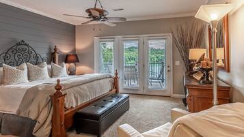 3 bedrooms, desk, iron/ironing board, travel crib