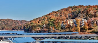 NORRIS MEER OP HET BESTE - Lakeside Haven At Yacht Club Condos ~ Pool And Marina