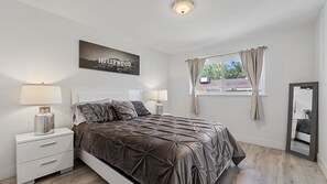3 bedrooms, iron/ironing board, WiFi, bed sheets