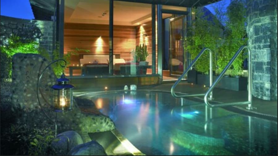 Westport Plaza Hotel