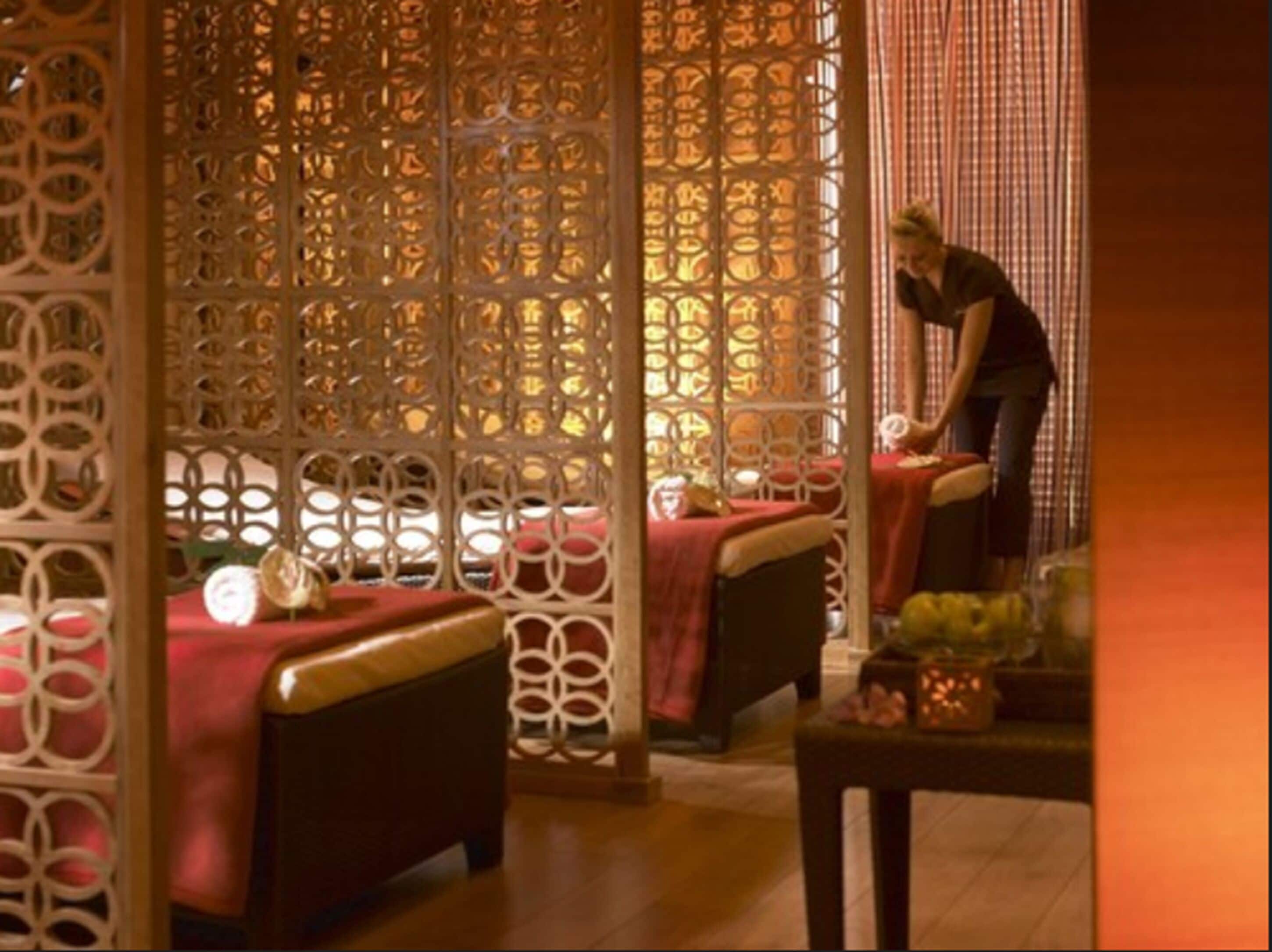 sauna, hot tub, steam room