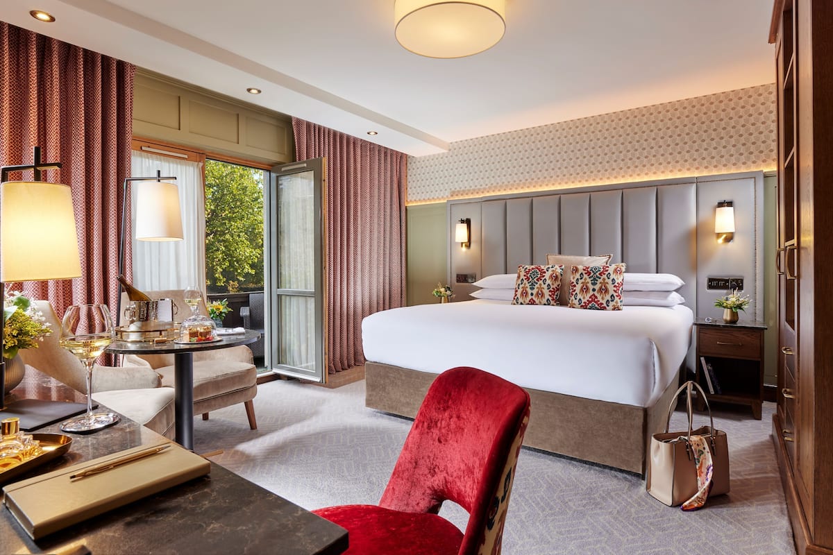 Tweepersoonskamer, voor 1 persoon | Luxe beddengoed, een minibar, een kluis op de kamer