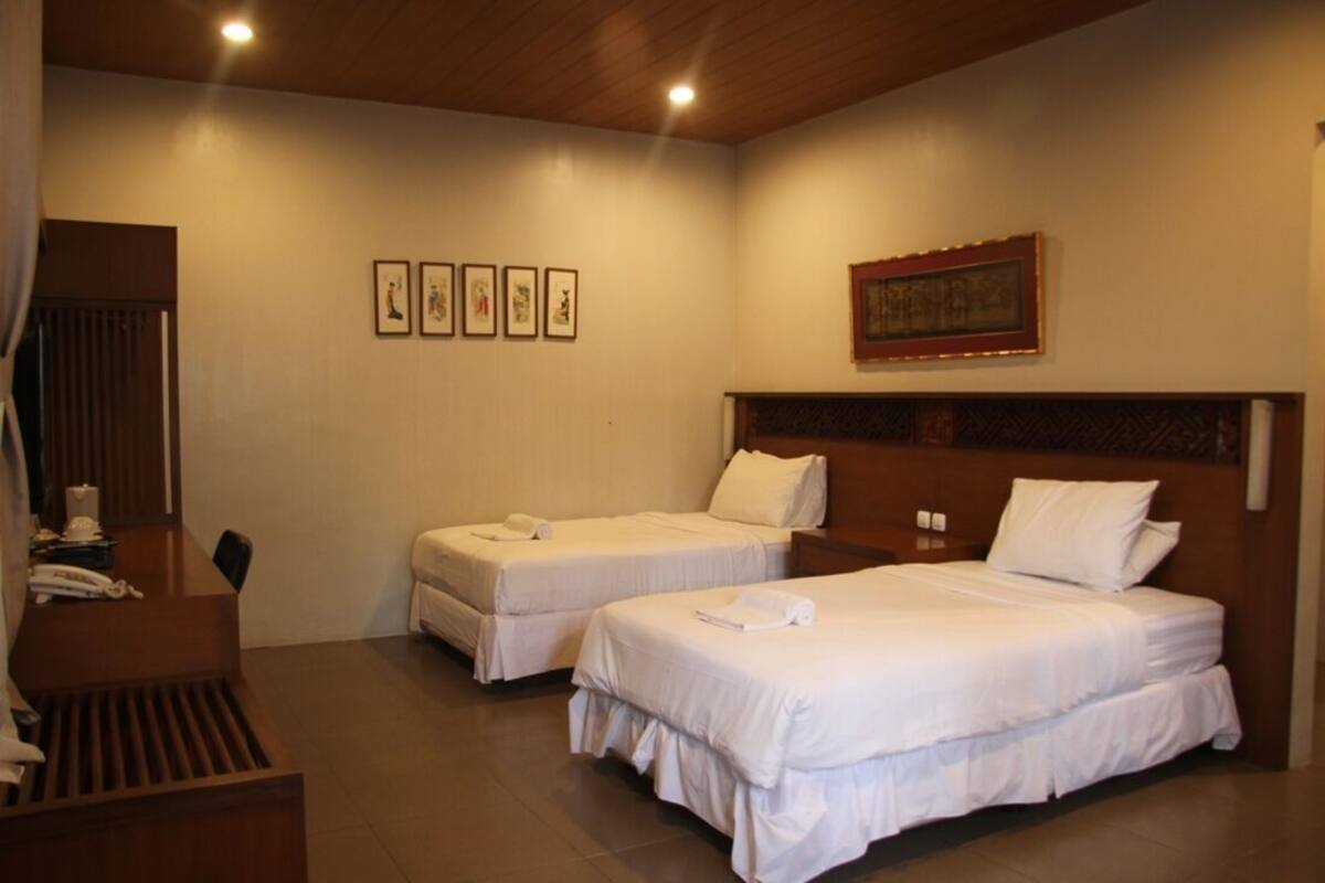 Superior Twin Room, Non Smoking | Desk, free WiFi, bed sheets