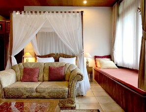 Suite, Non Smoking (Java) | Desk, free WiFi, bed sheets - Rumah Stroberi Organic Farm and Lodge (Parongpong)