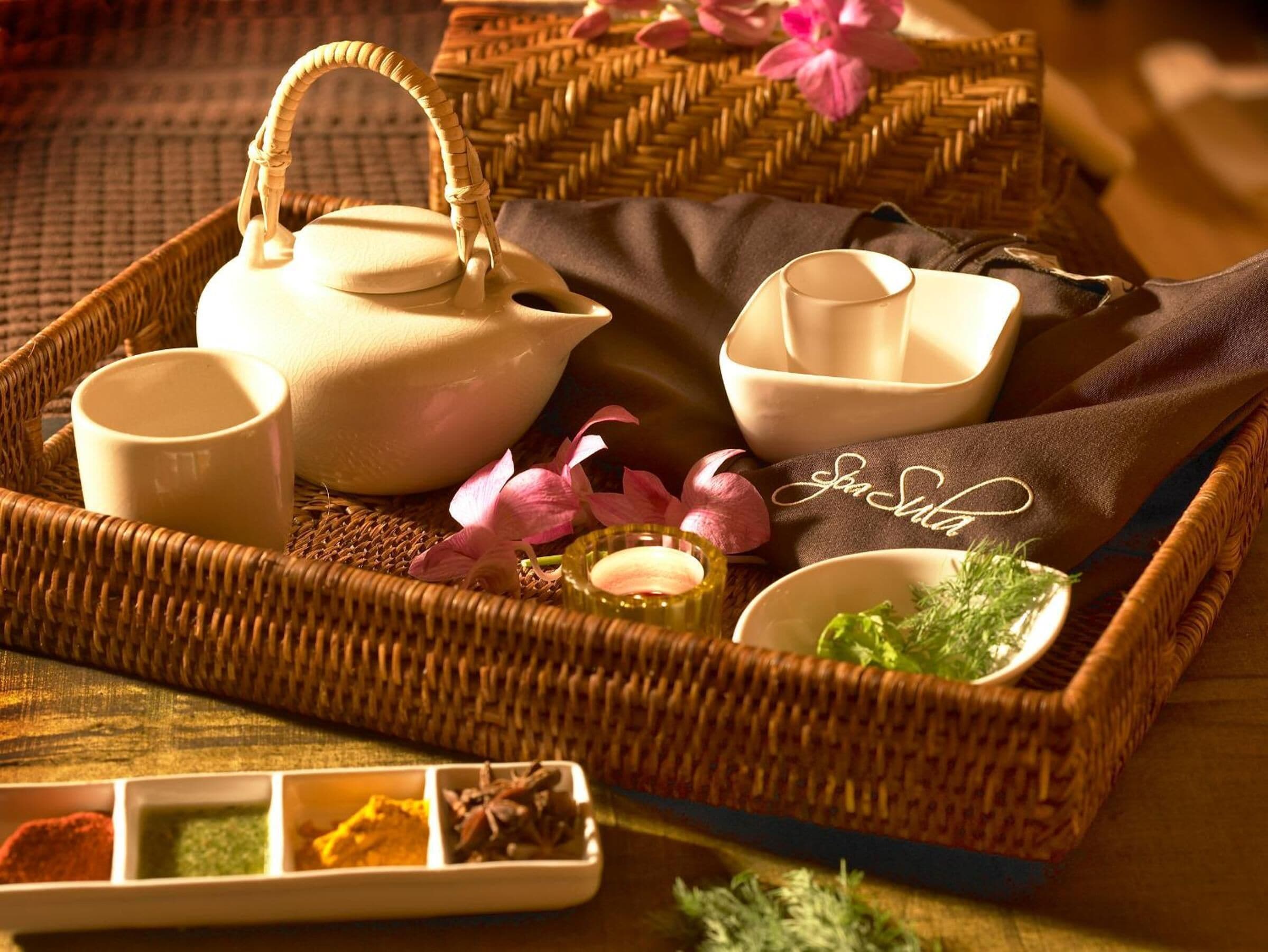 couples treatment room(s), sauna, hot tub, steam room