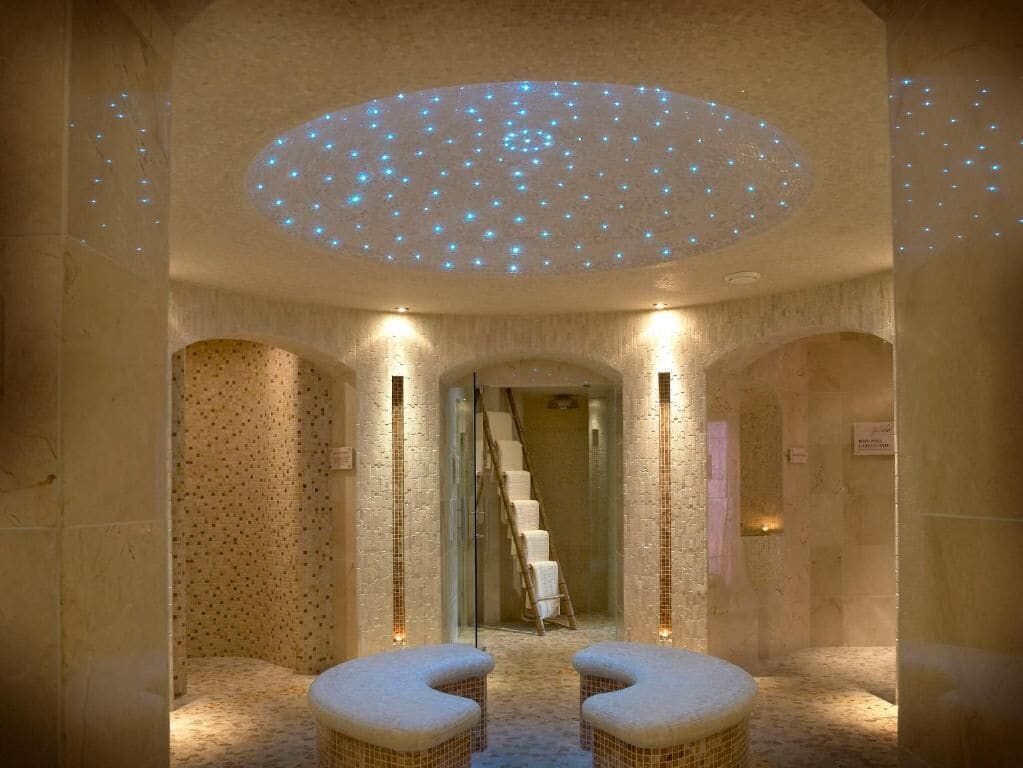 Espace de soins pour les couples, sauna, bain à remous, hammam