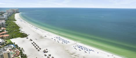 Beach nearby, sun-loungers, beach towels