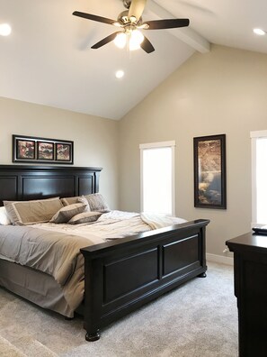 4 bedrooms, iron/ironing board, travel cot, free WiFi