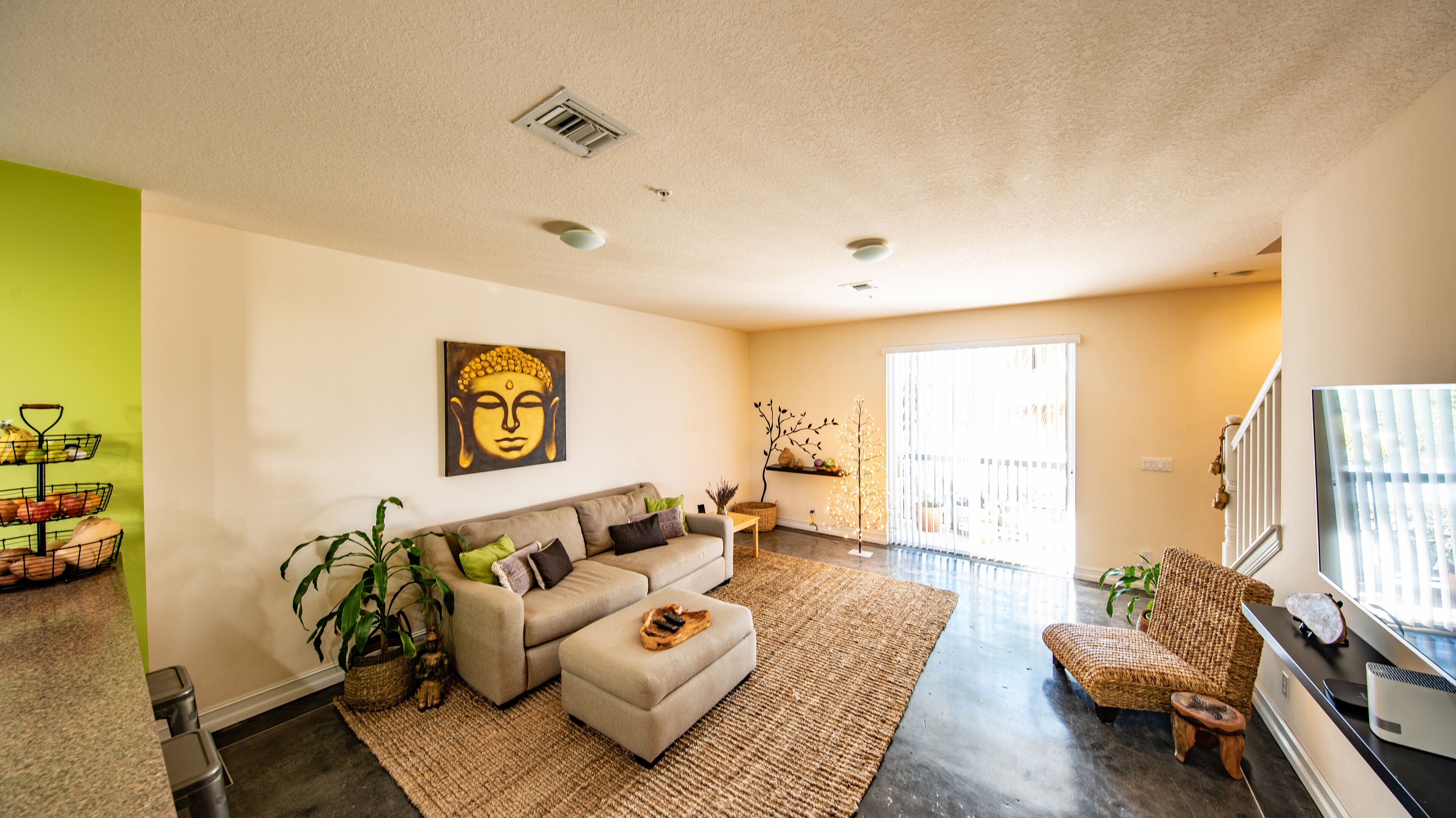 Beautiful Townhome steps from bustling Downtown Delray Beach & Atlantic Ave