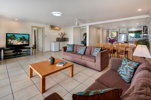 Flat-screen TV, DVD player - Blue Water Views 14 - 2 bed, 2 bath, spectacular views of the Whitsunday Islands (Whitsundays)