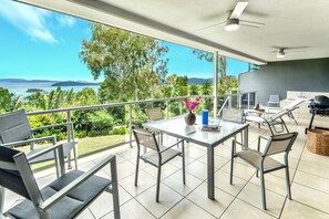 Outdoor dining - Blue Water Views 14 - 2 bed, 2 bath, spectacular views of the Whitsunday Islands (Whitsundays)