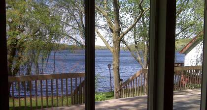 Sugar Creek Lake House! - A lakefront paradise since 2009