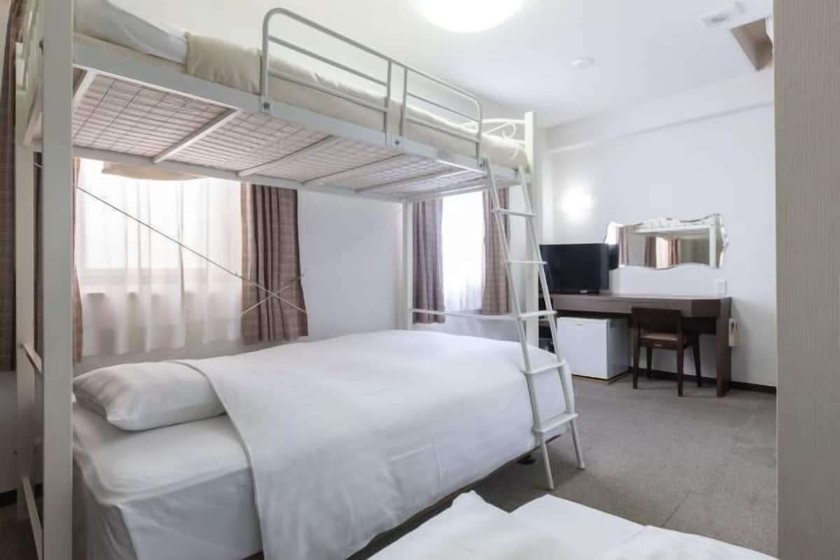 Free WiFi, bed sheets