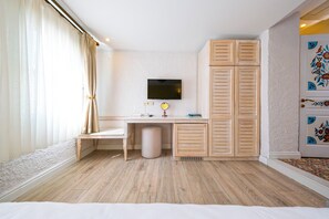 Phòng Royal (Courtyard and Village View) | Bộ trải giường bằng vải cotton Ai Cập, bộ đồ giường cao cấp 