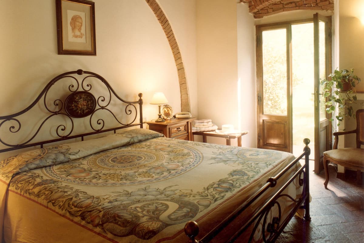 Premium bedding, down duvets, in-room safe, laptop workspace