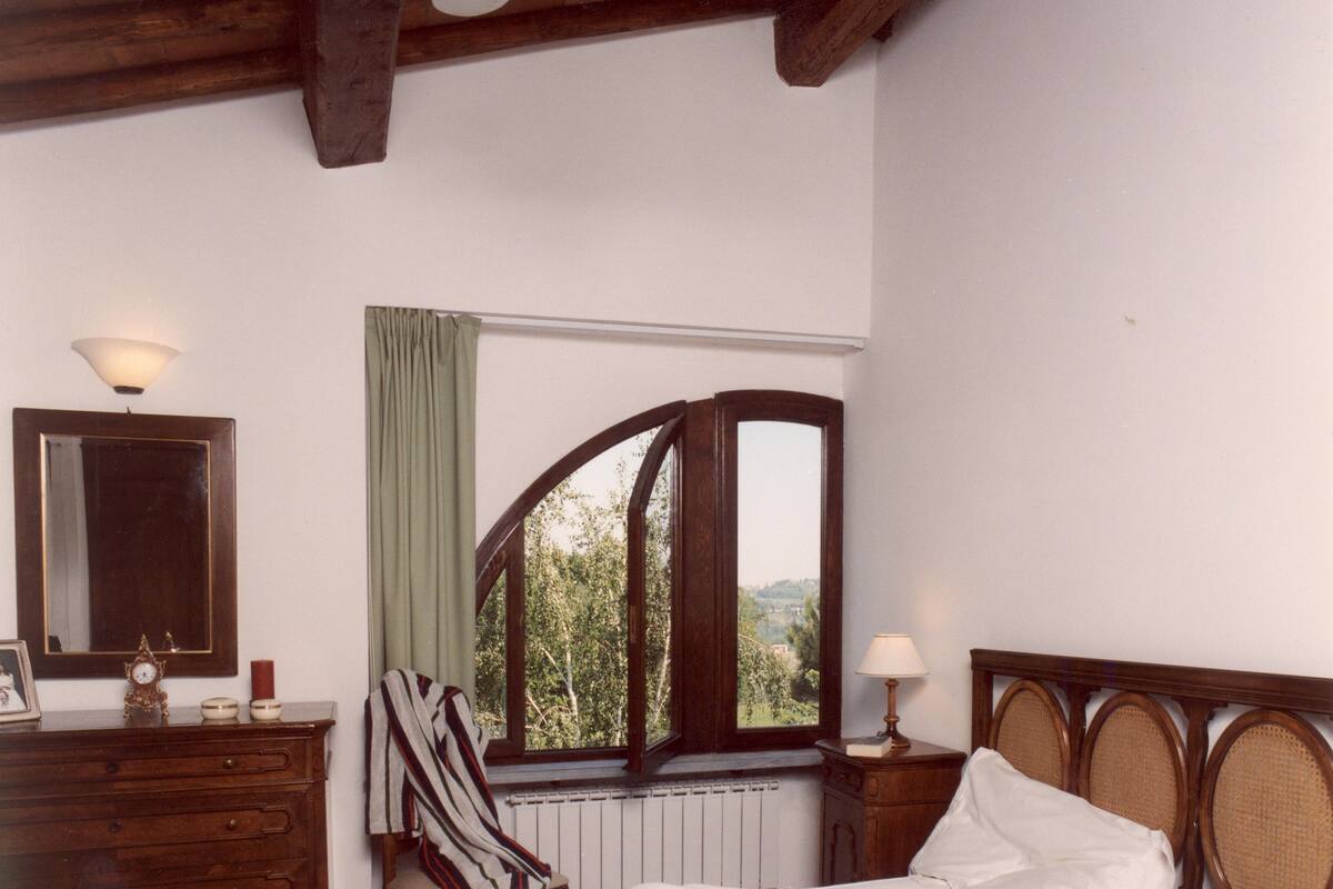 Premium bedding, down duvets, in-room safe, laptop workspace